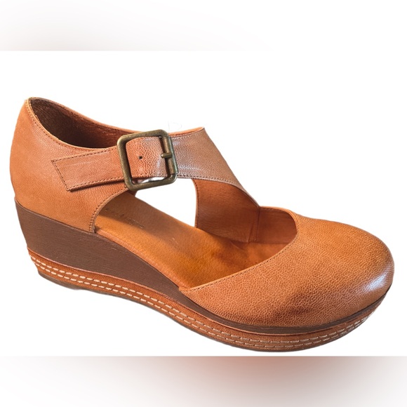 Sundance Shoes - Mary Jane Wedge from Sundance. Leather. Euro size 39. EUC